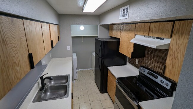 Foto del edificio - 7200 T C Jester Blvd