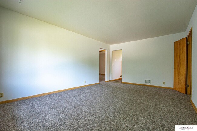 Building Photo - 3328 S 82nd Ave