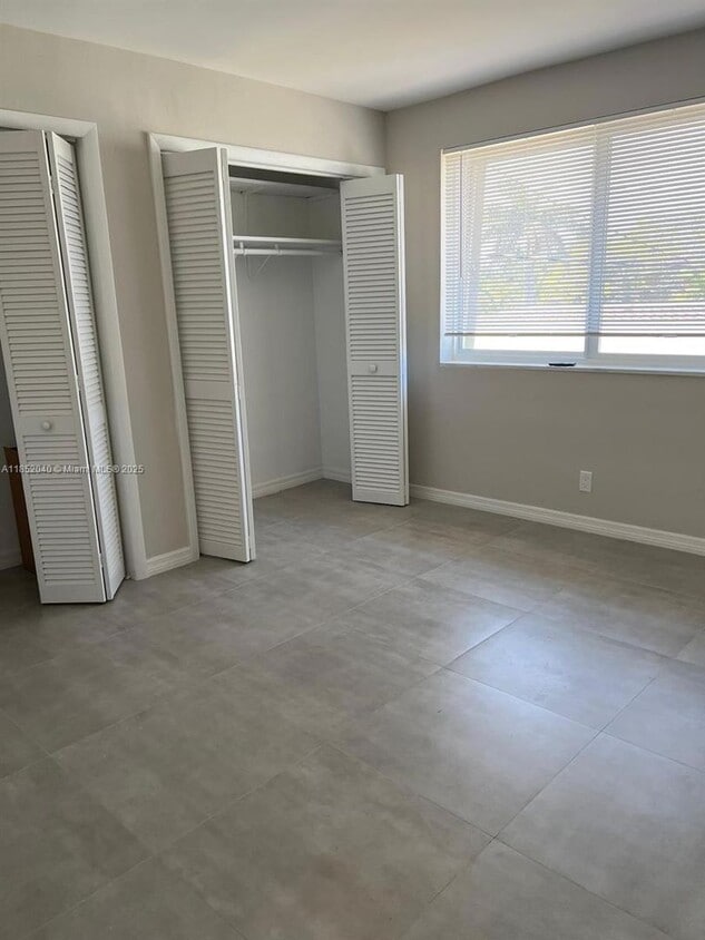 Foto principal - 2175 NE 56th St