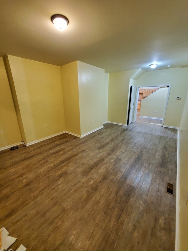Primary Photo - 1312 Wakeling St