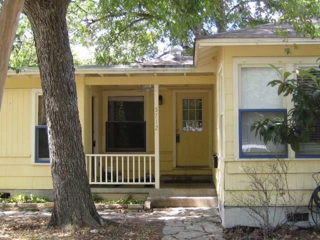 Building Photo - 5712 Chesterfield Ave