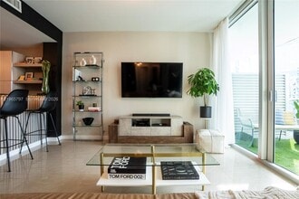 Building Photo - 300 S Biscayne Blvd