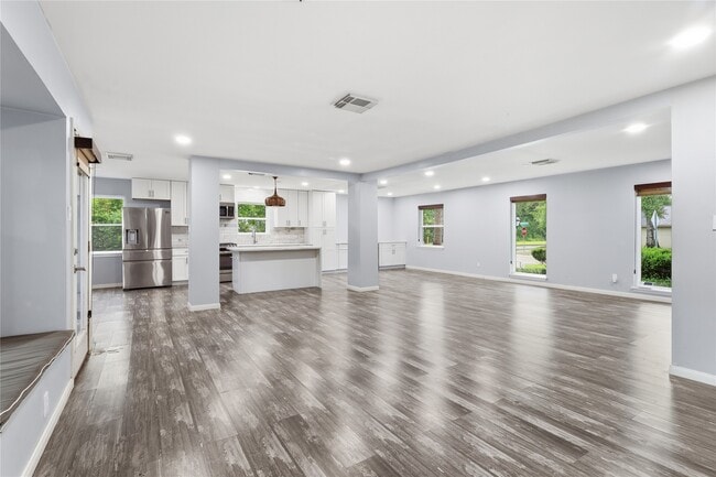 Foto del edificio - 5347 Rutherglenn Dr