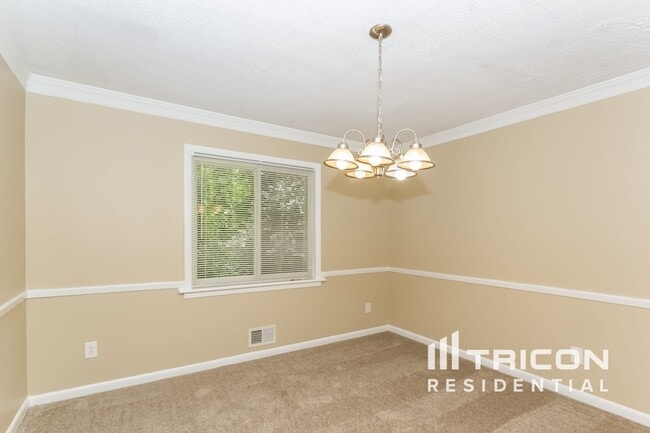 Building Photo - 3814 King Arthur Road Atlanta GA