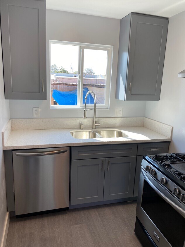 Foto principal - 3316 W 63rd St