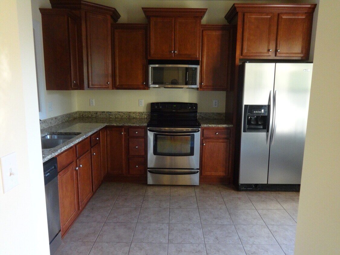 Primary Photo - 1940 Tudor Ct