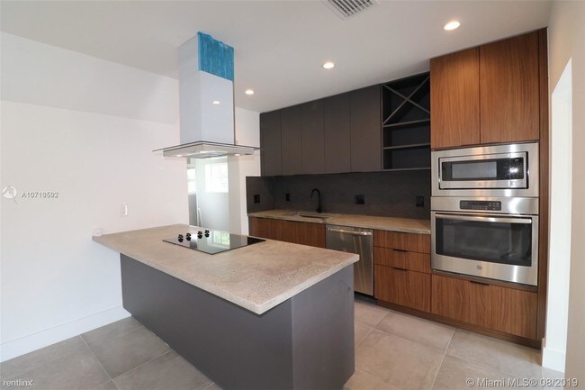 Building Photo - 3 br, 2 bath House - 1610 NW 53rd St
