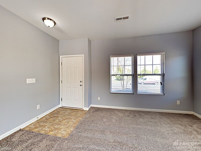 Building Photo - 112 Water Ski Dr