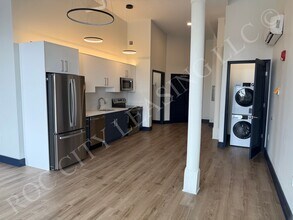 Building Photo - 151 St Paul St