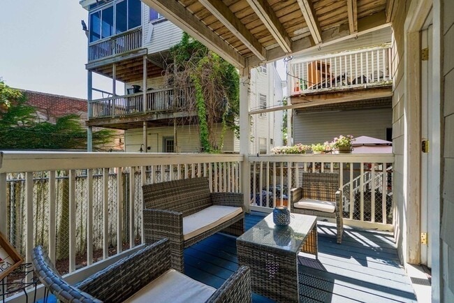 Foto del edificio - 7 Treadway Rd