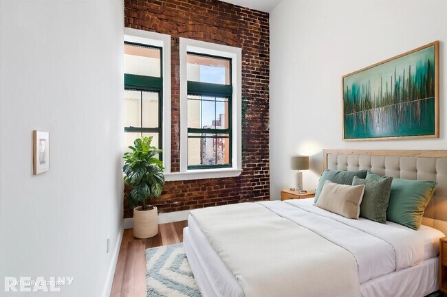 Foto del edificio - 16 Howard Ave