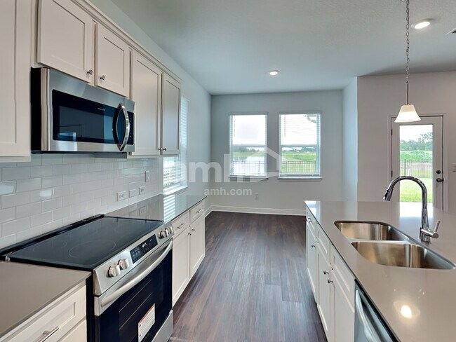 Foto del edificio - 14633 Cedar Ml Dr