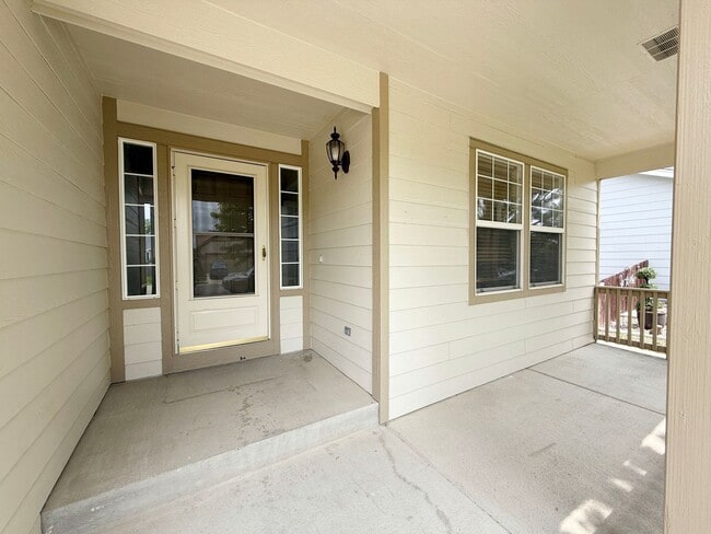 Building Photo - Updated, Clean and Spacious 2-Story with 3...