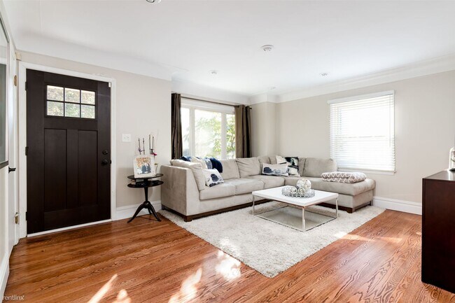 Foto del edificio - 3 br, 2 bath House - 2107 Rochester Rd