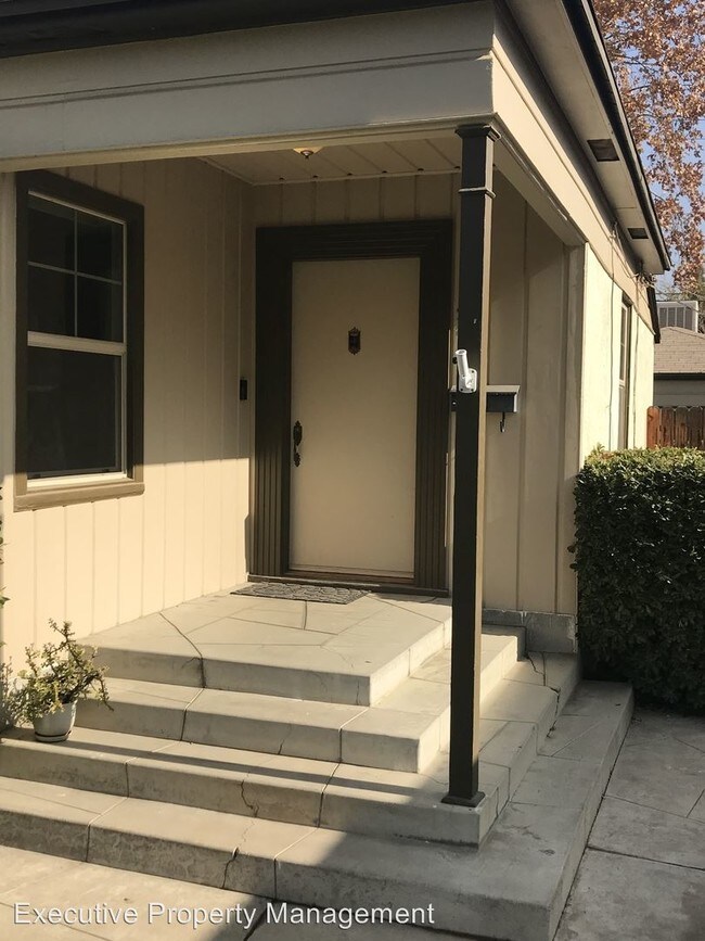 Building Photo - 2525 Lomita Verde Dr