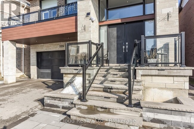 Photo du bâtiment - 3251 Charles Fay Pass