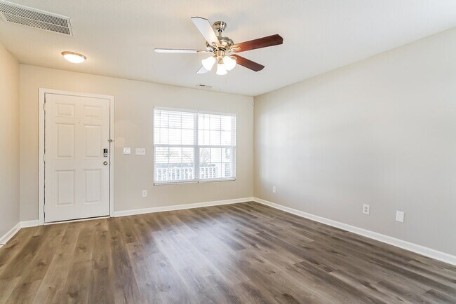 Foto del edificio - 6412 Guard Hill Dr