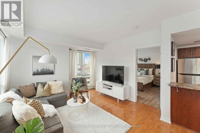 Building Photo - 200 Rideau St