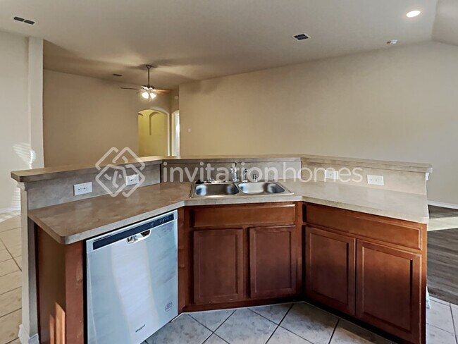 Foto del edificio - 4960 Galley Cir