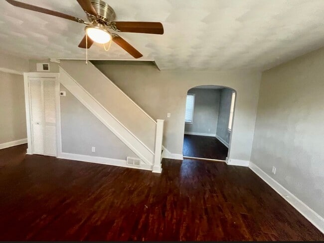 Building Photo - Renovated 4 Bedroom 2 full bath Single Fam...