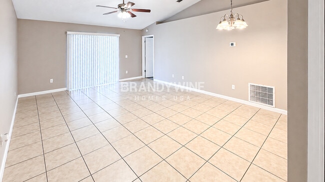 Building Photo - 2739 Annhurst Ave