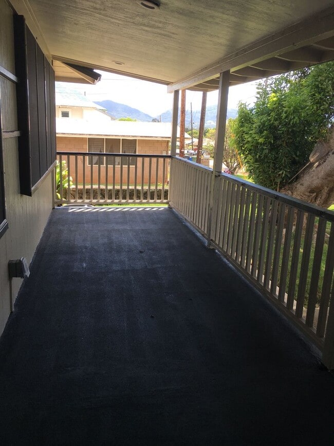 Building Photo - Completely renovated 3 bedroom 2 bath Wahi...