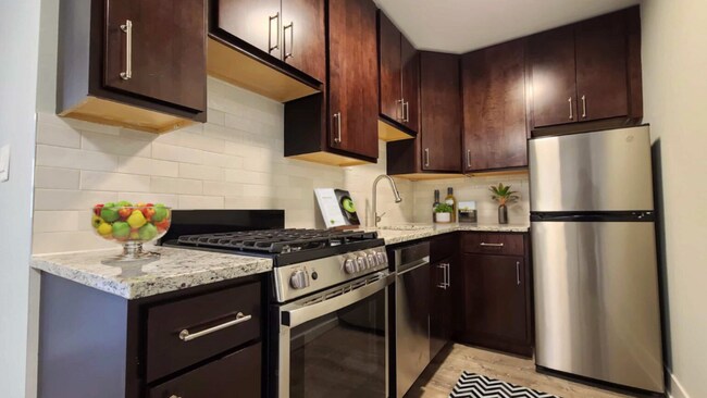 Foto del edificio - 456 W Barry Ave