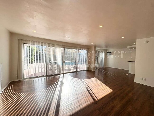 Foto del edificio - 11939 Albers St