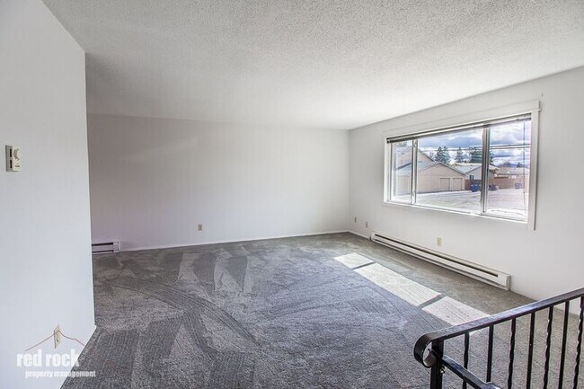 Building Photo - 403 E Dalke Ave