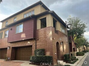 Building Photo - 12337 Hollyhock Dr