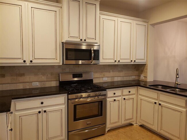 Building Photo - 3911 Cascade Sky Dr