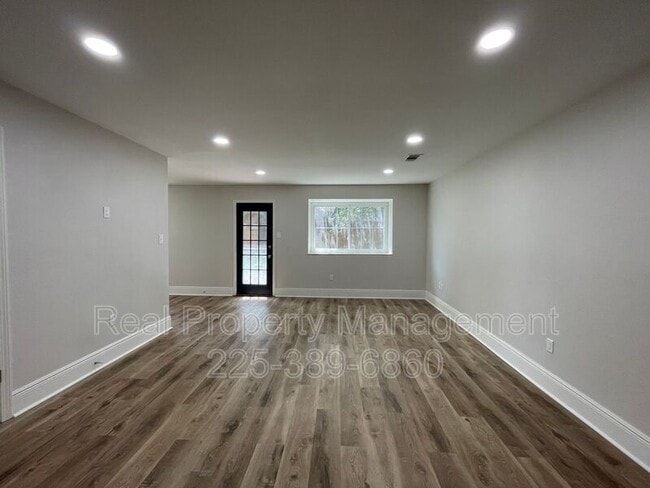 Building Photo - 13701 Gentilly Ct