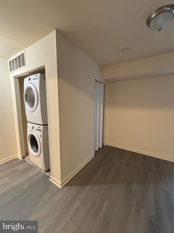 Building Photo - 6149 Edsall Rd