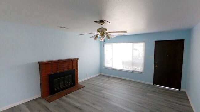 Foto del edificio - 1422 Kingsbury Avenue, Modesto, Calif.