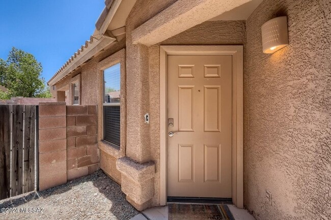 Building Photo - 13194 E Mineta Ridge Dr