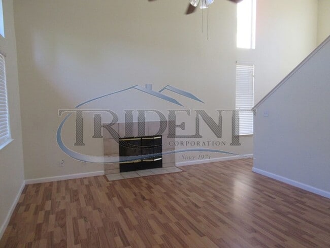 Foto del edificio - 1670 Wildflower Cir