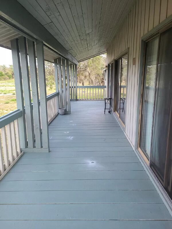 Foto del edificio - 646 Olde Camelot Cir