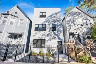Building Photo - 2750 W Francis Pl