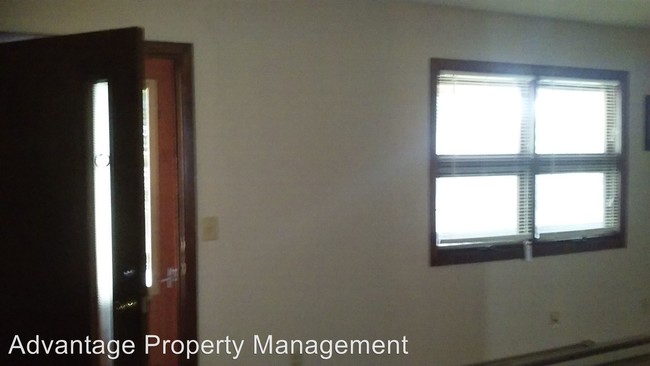 Building Photo - 1209 E Hemlock Blvd