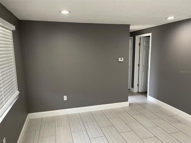 Building Photo - 3808 Coral Dr