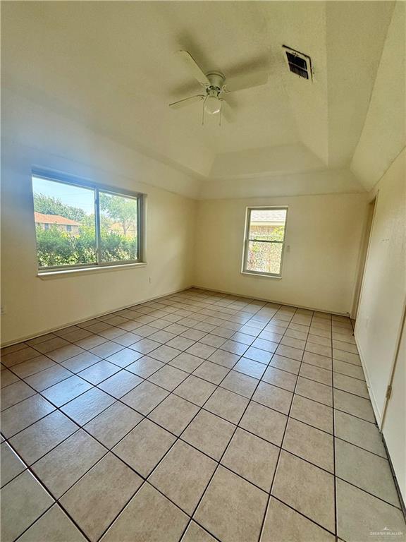Building Photo - 9 W Burney Dr