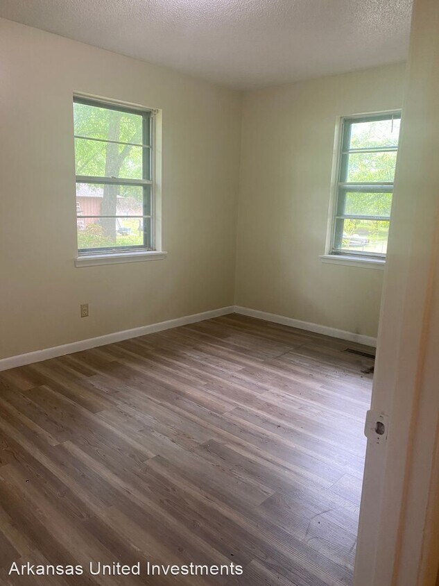 Building Photo - 3 br, 1 bath House - 2025 KoKo Dr
