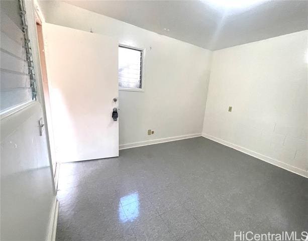 Building Photo - 2530 Kalihi St