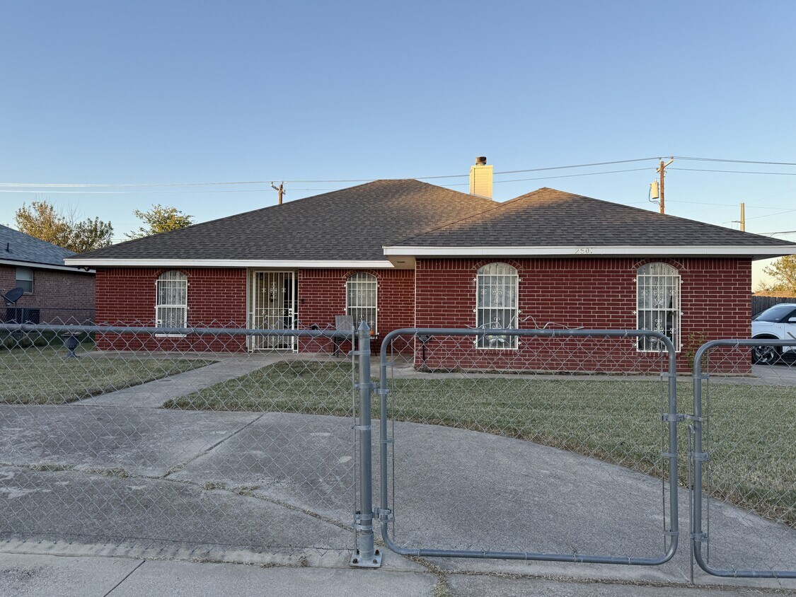 Foto principal - 2601 Mason Dr