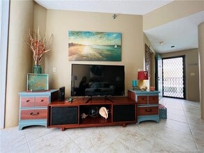 Building Photo - 221 NE Plantation Rd