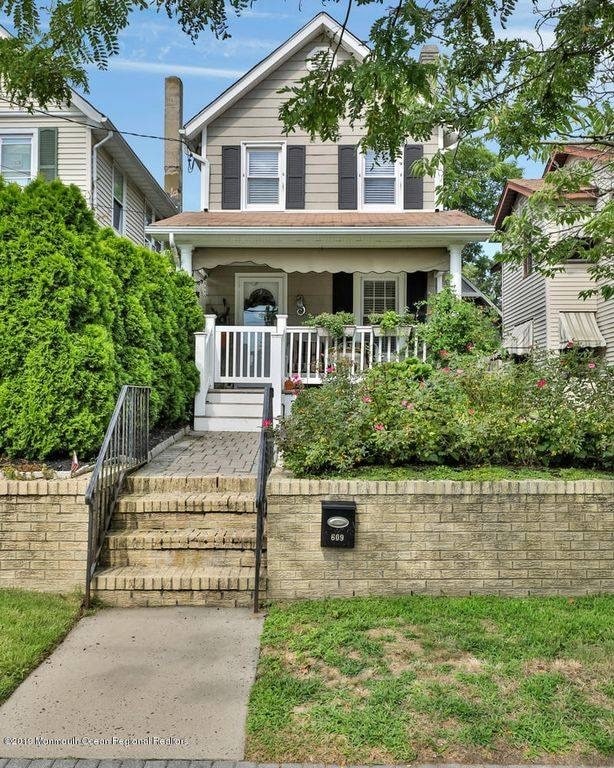 Front of House - 609 Main St