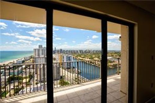 Building Photo - 1201 S Ocean Dr