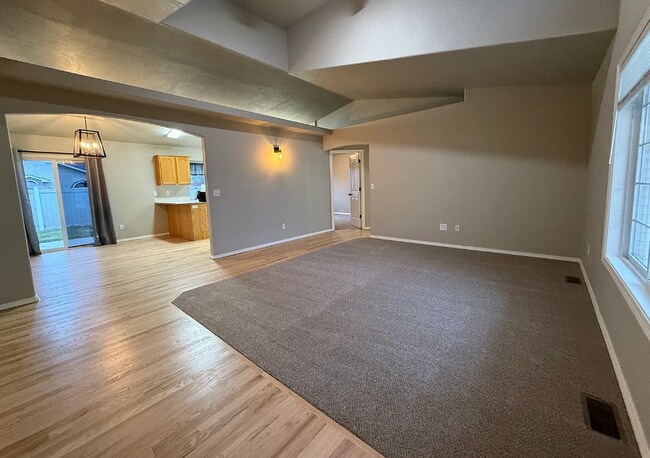 Foto del edificio - 2901 N Valam Ave