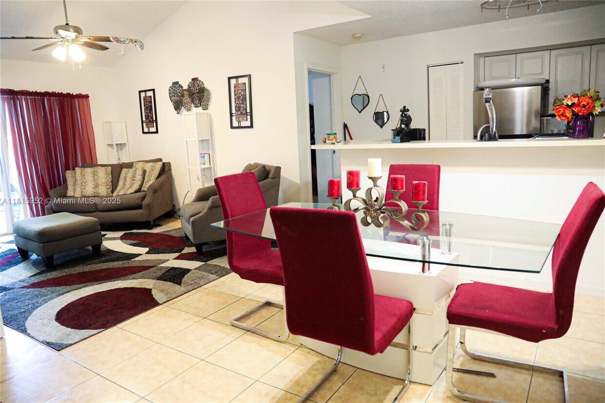 Foto principal - 12136 St.Andrews Pl