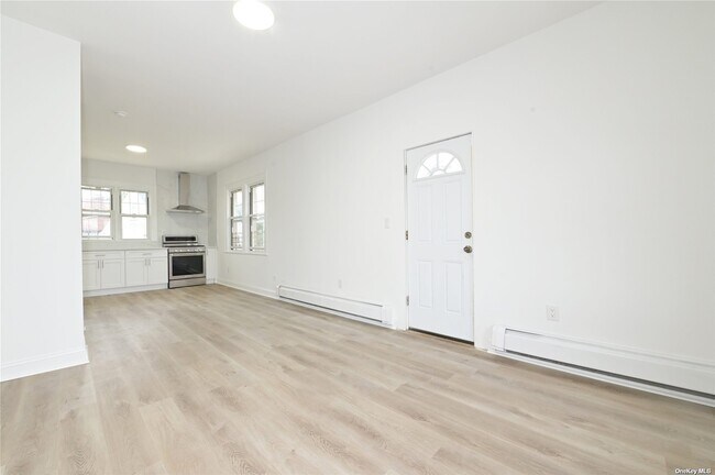 Foto del edificio - 184-15 Wexford Terrace